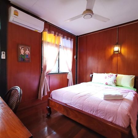 Tavee Guesthouse Бангкок Екстер'єр фото
