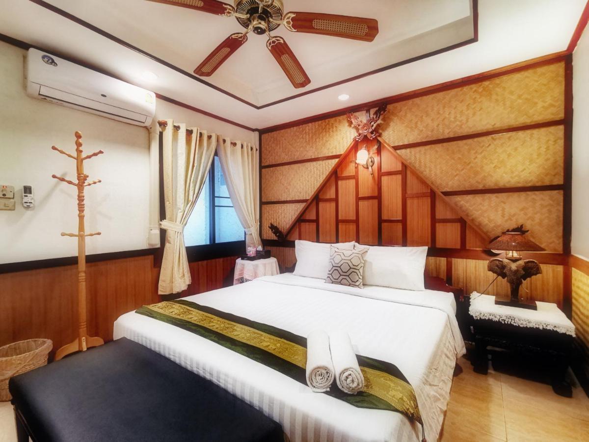 Tavee Guesthouse Бангкок Екстер'єр фото