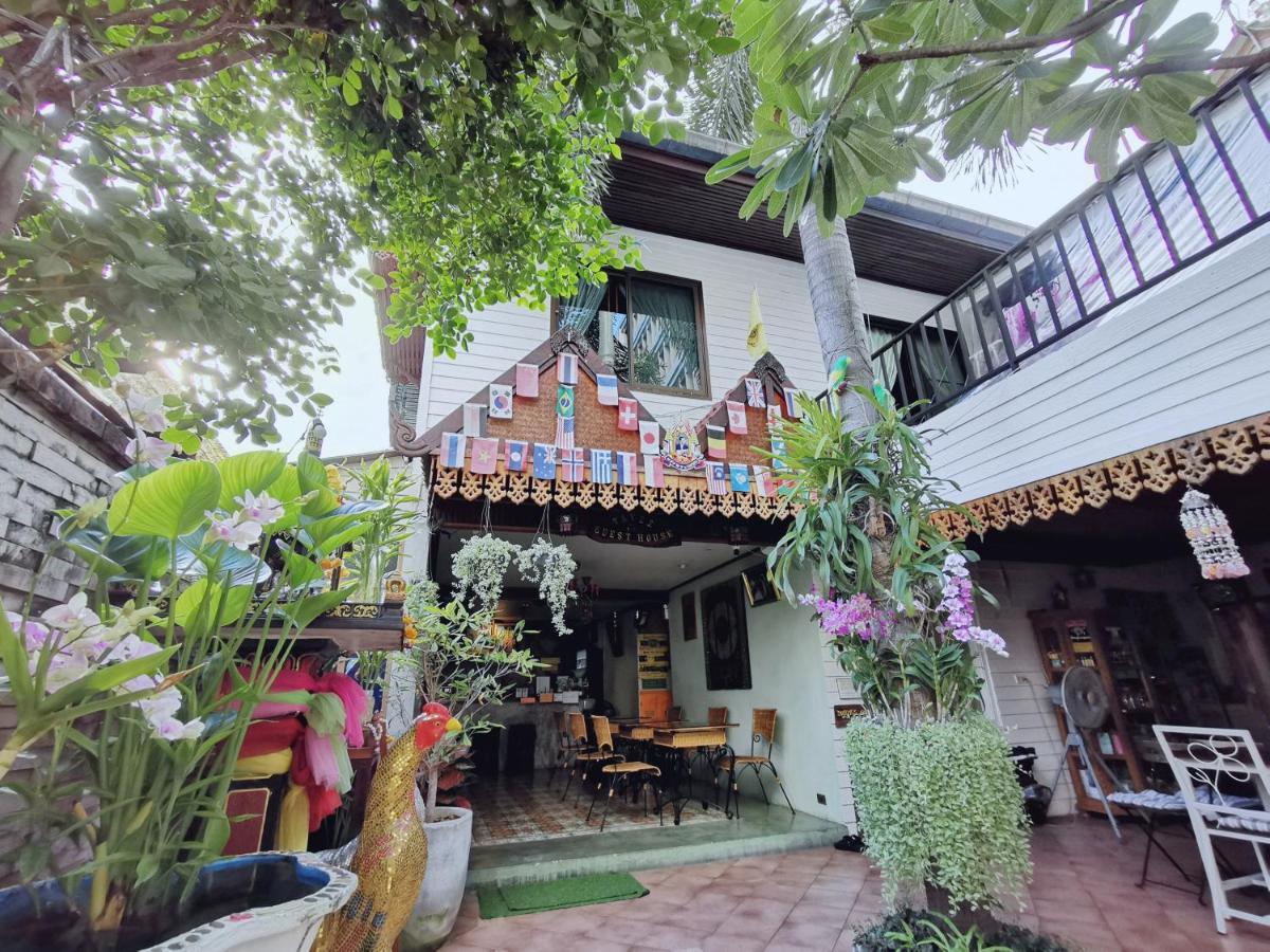 Tavee Guesthouse Бангкок Екстер'єр фото