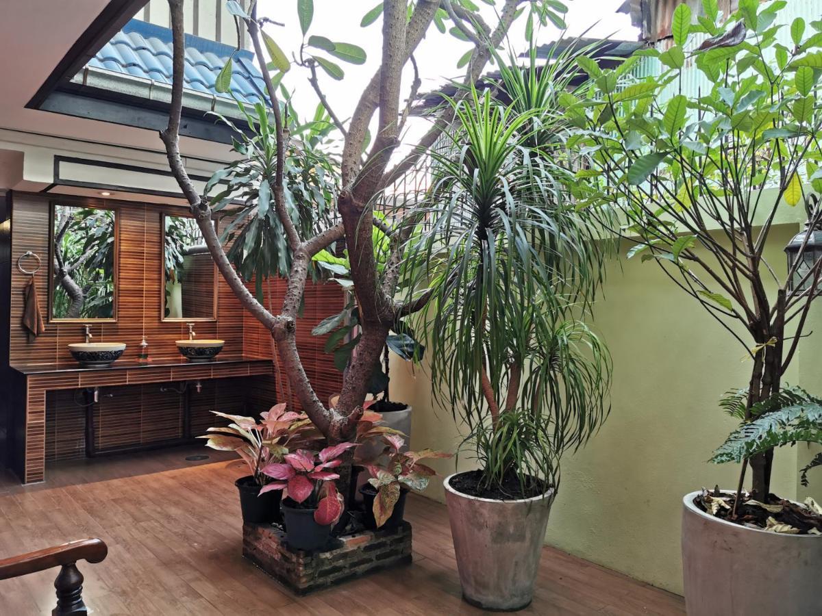 Tavee Guesthouse Бангкок Екстер'єр фото