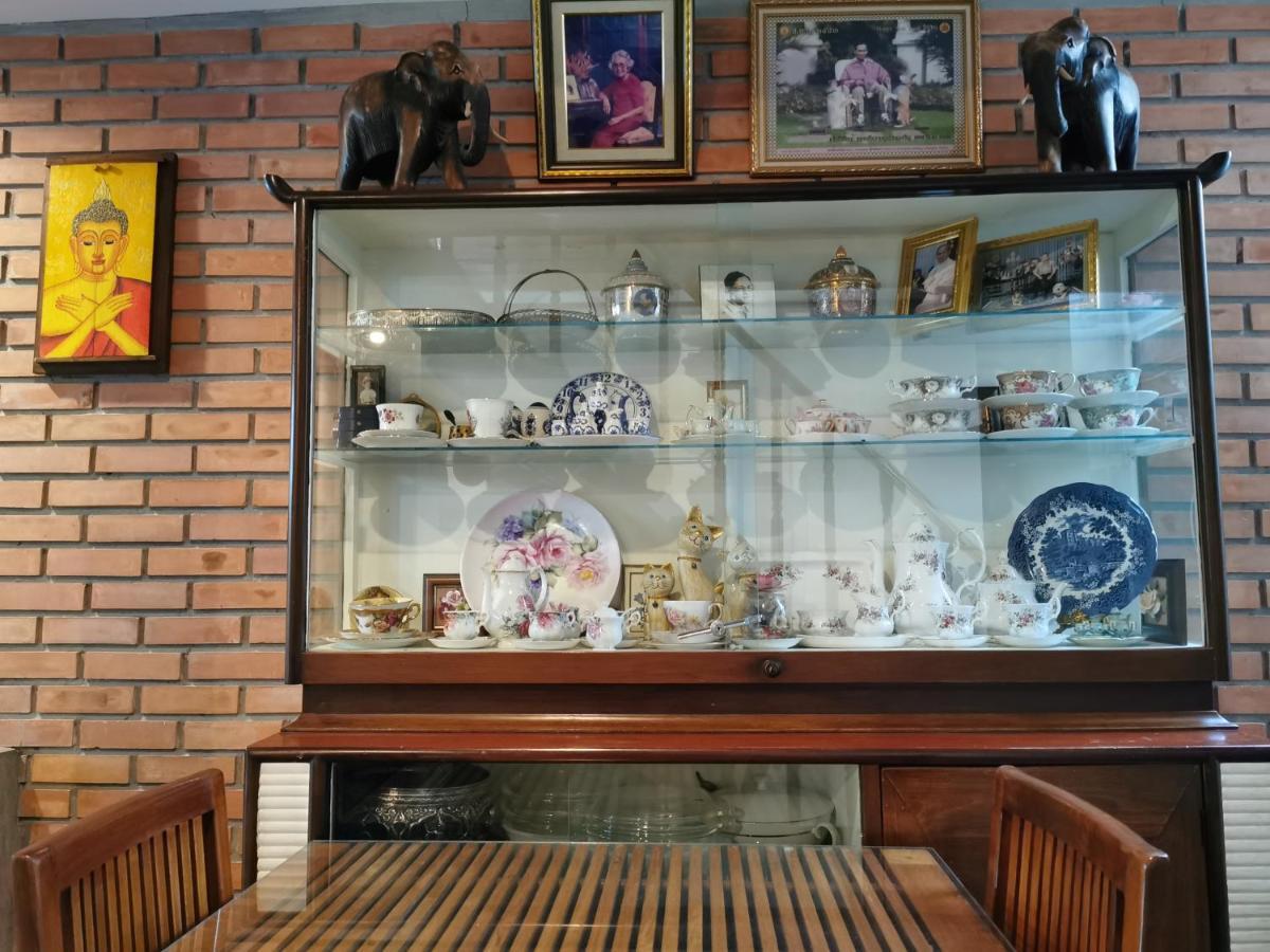 Tavee Guesthouse Бангкок Екстер'єр фото