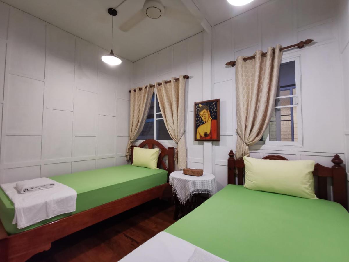 Tavee Guesthouse Бангкок Екстер'єр фото